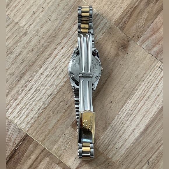 Seiko SQ Vintage Ladies Watch Two-Tone Weave Bracelet Gold Tone Dial Date Window - Picture 9 of 13